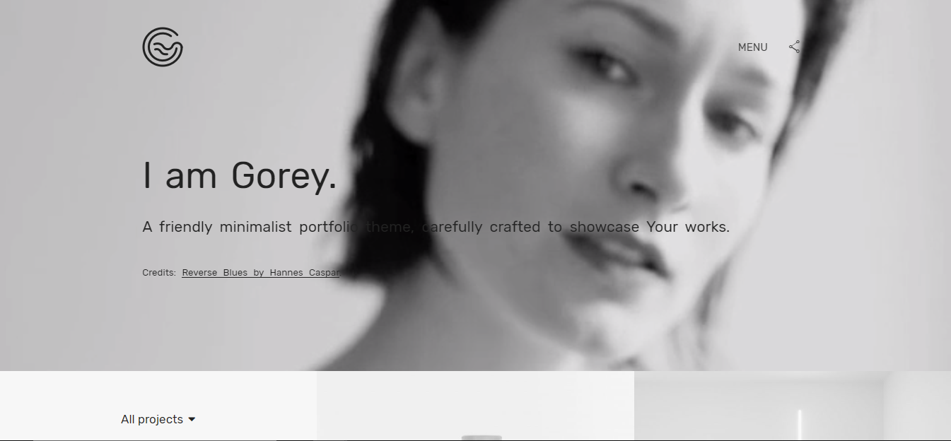 Gorey - еще одна тема, предназначенная для эффективного отображения портфолио изображений и видео.