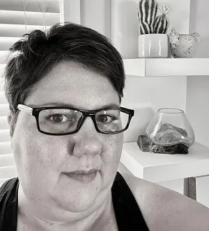 Profil Cate DeRosia