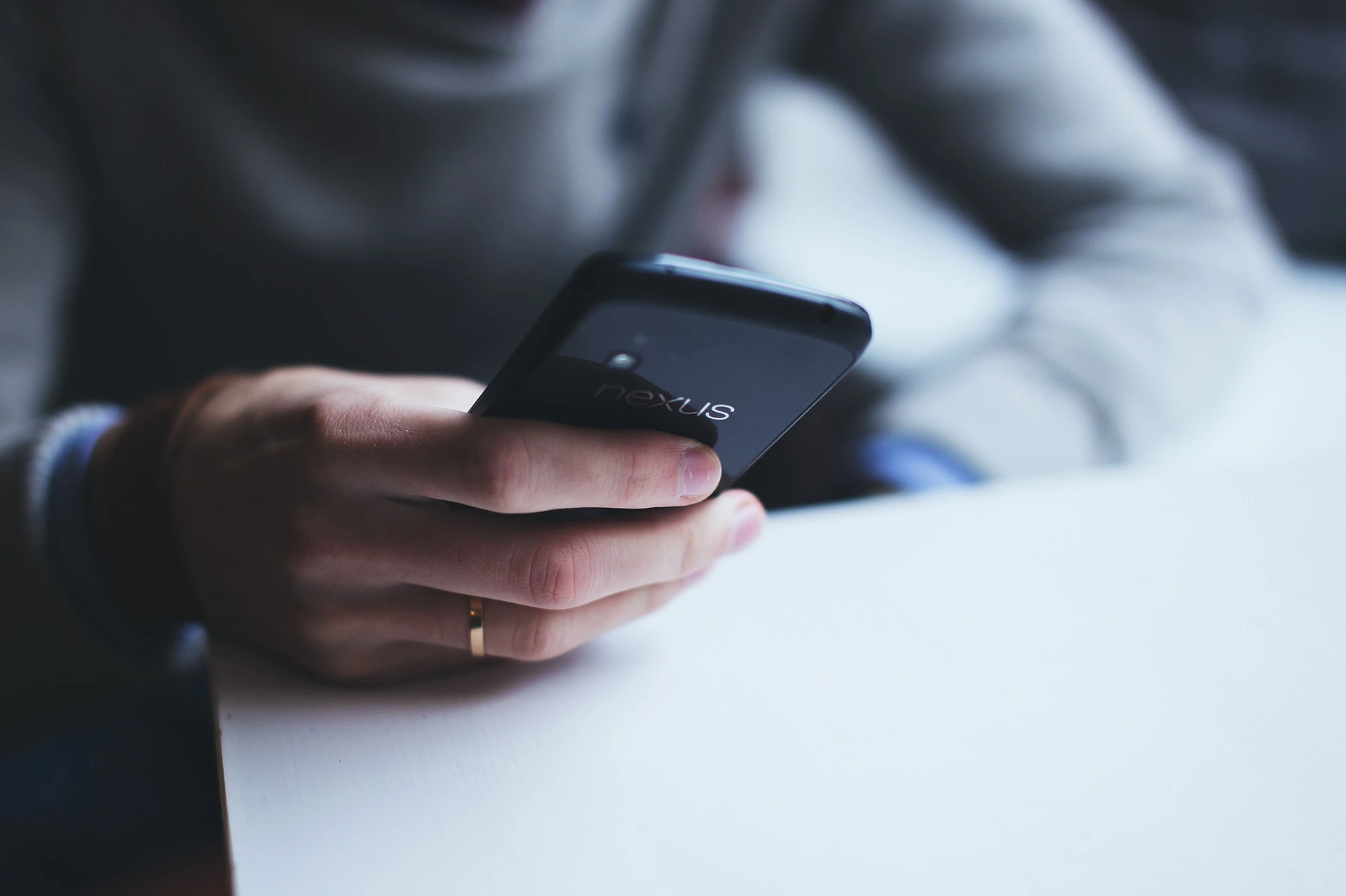 Uno SKU fa risparmiare tempo ai clienti abituali che desiderano riacquistare quell'articolo velocemente. Bonus: è estremamente conveniente per gli acquirenti mobili copiare e incollare da quelle minuscole tastiere.