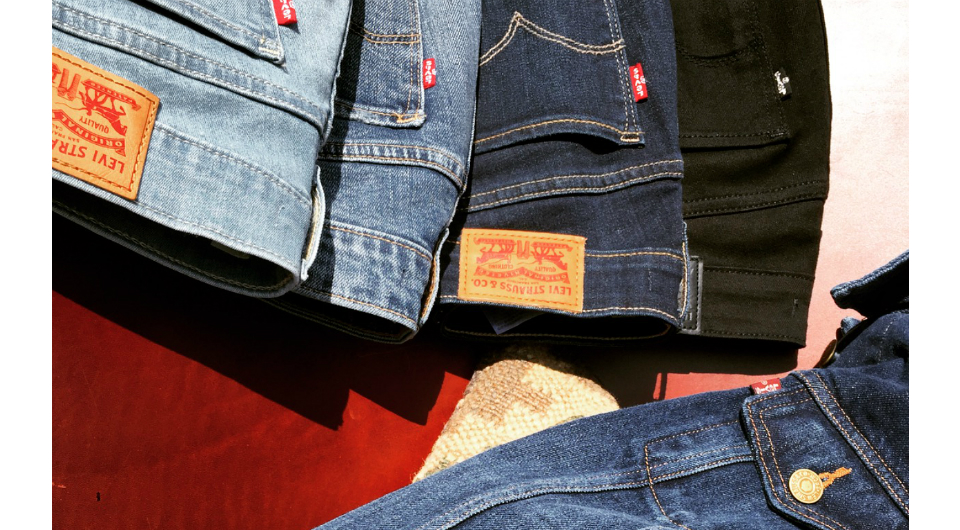 LS&Co。米国のすべての店舗で衣料品のリサイクルイニシアチブを持っています。