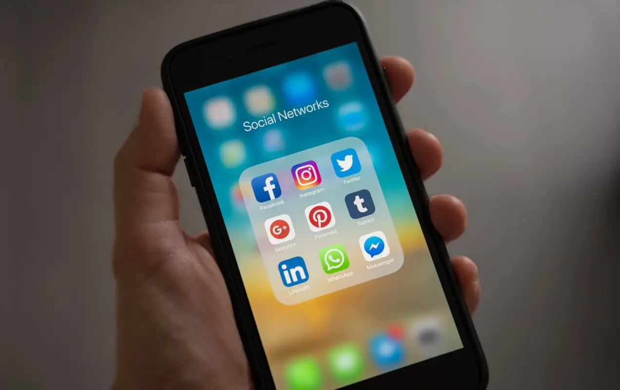 applications de médias sociaux sur un téléphone