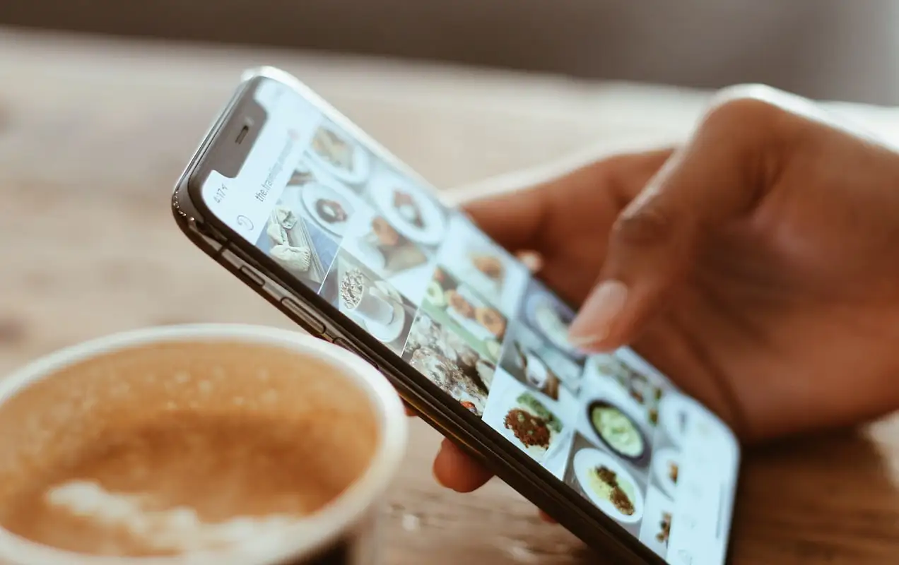 regarder des images de nourriture sur Instagram