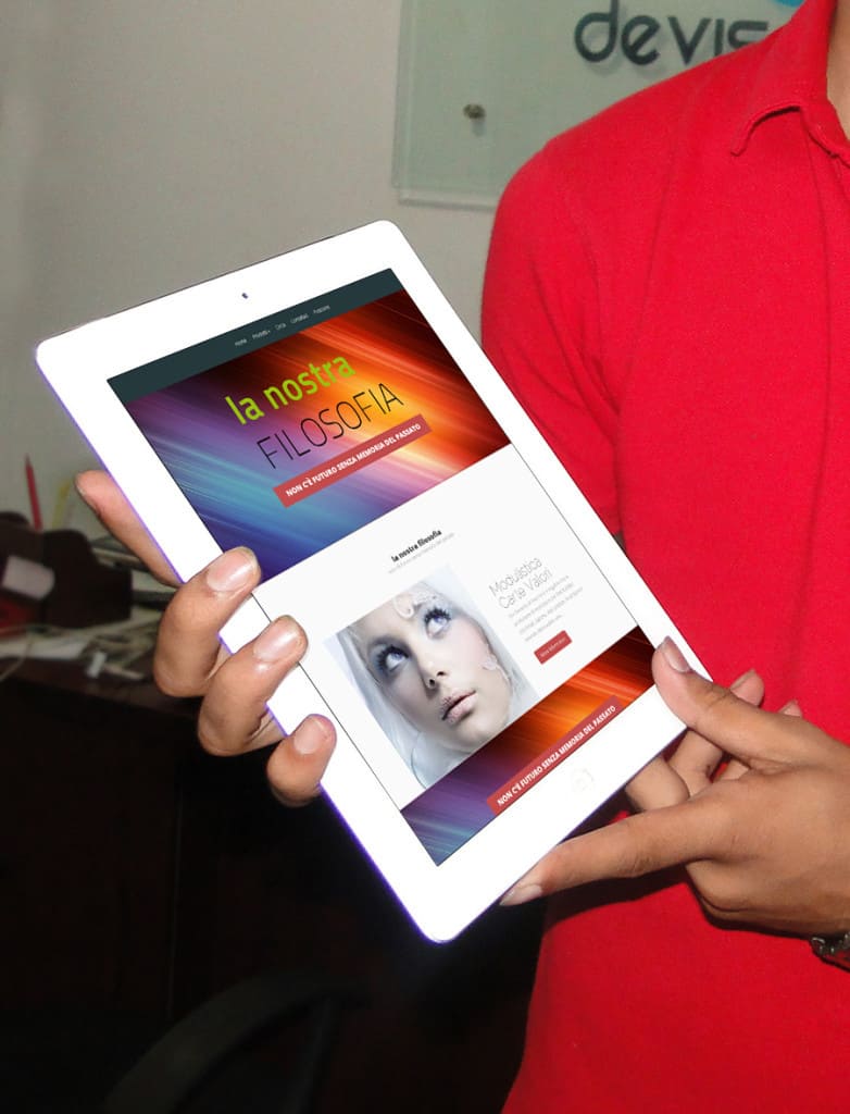 MOCK-UP IPAD REALISTICO FOTOGRAFICO