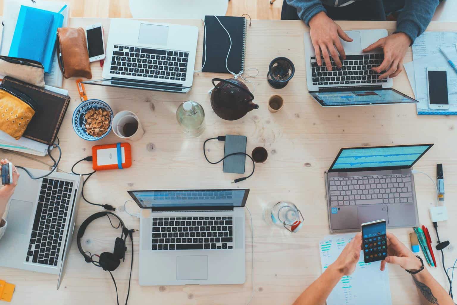Melhor software de gerenciamento de leads para rastrear e otimizar seu processo de vendas