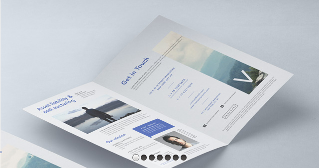 對折 Psd 8-5x11 英寸樣機