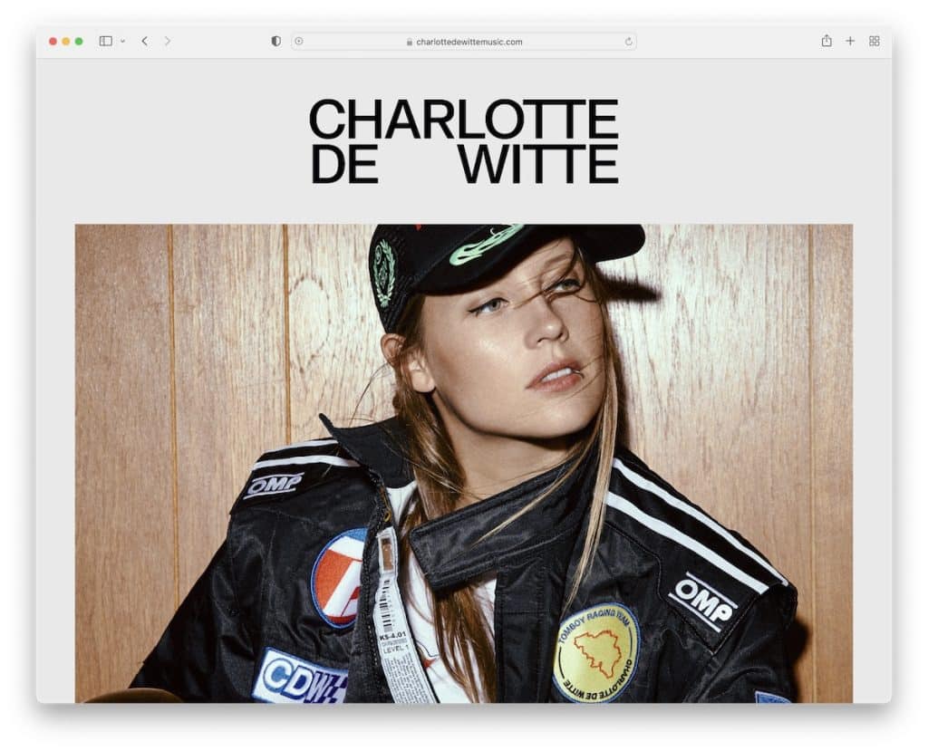 シャーロット・デ・ウィッテ DJ のウェブサイト