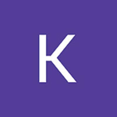 KnowYourMac の YouTube デフォルト アバター、紫の背景に白の K