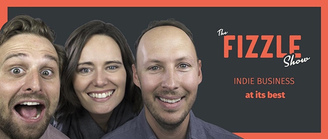 diseño de flywheel mejores podcasts para autónomos el fizzle muestra dos hombres y un omán sobre fondo negro y rojo