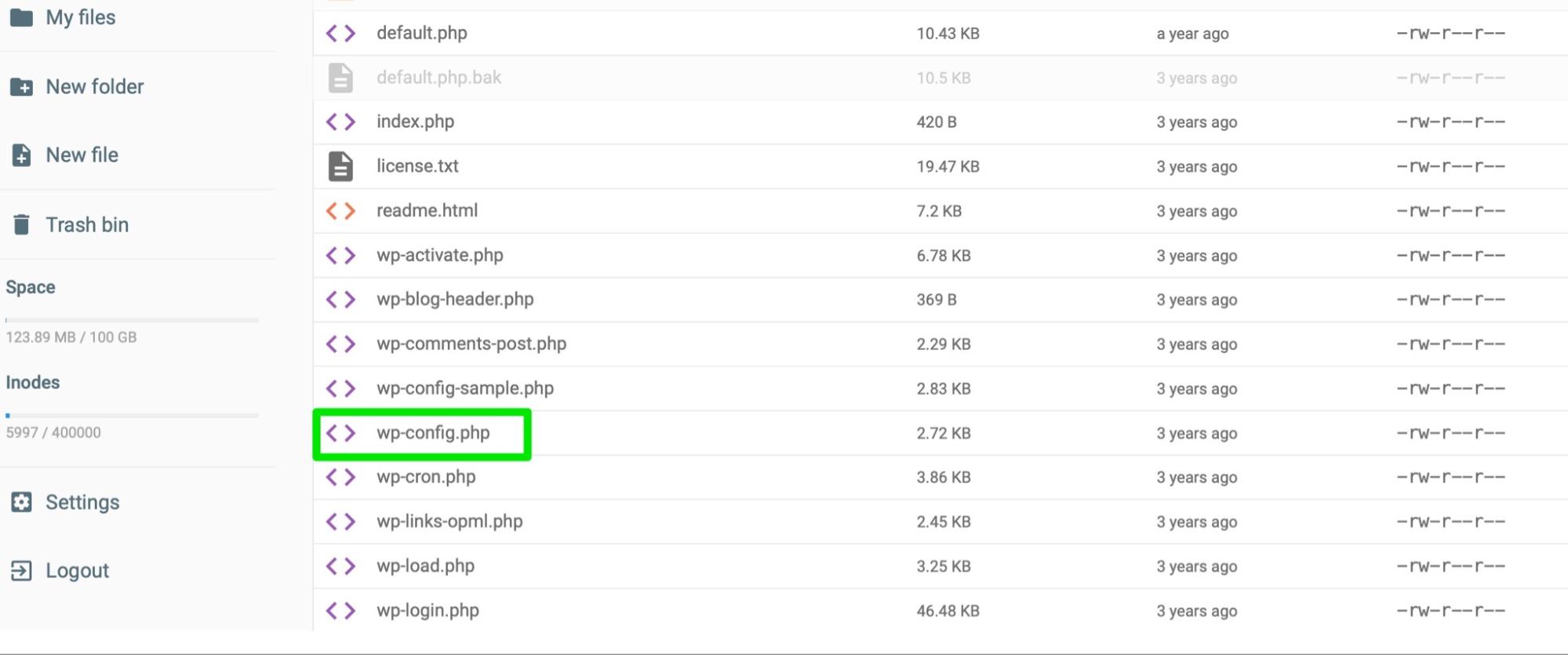 wp-config.php ที่ไฮไลต์อยู่ภายในตัวจัดการไฟล์