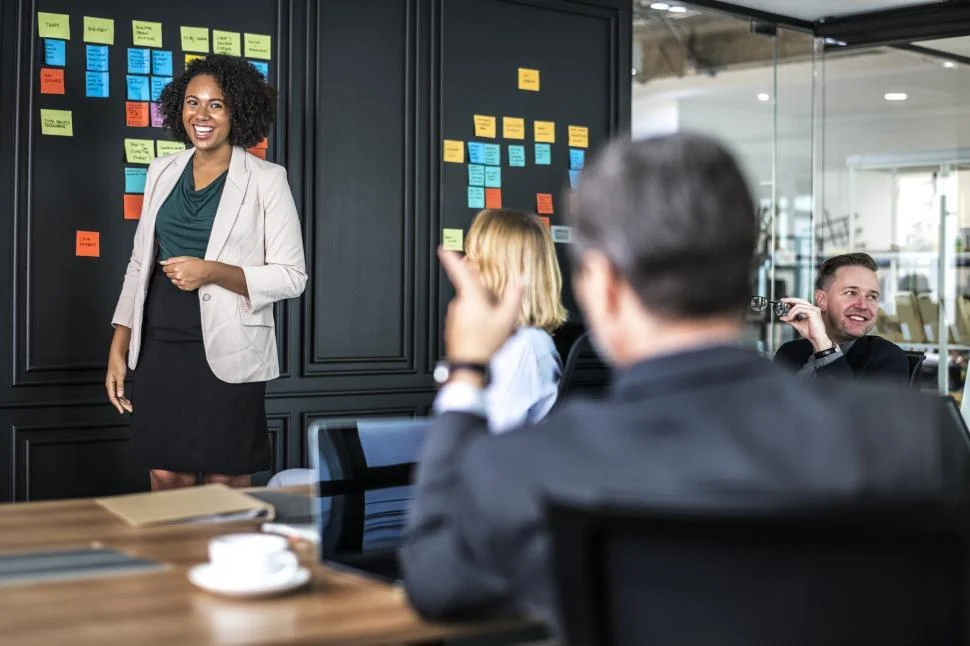 Generación de clientes potenciales con su contenido de alta calidad para su negocio 80 Present - High-Quality Content