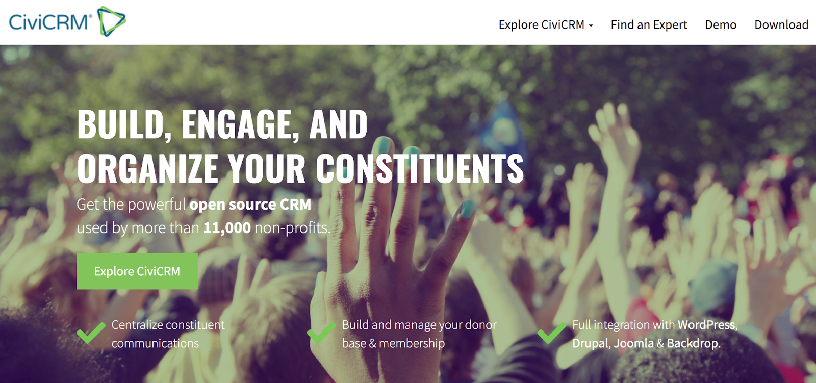 Homepage CiciCRM con il testo "Costruisci, coinvolgi e organizza i tuoi elettori"