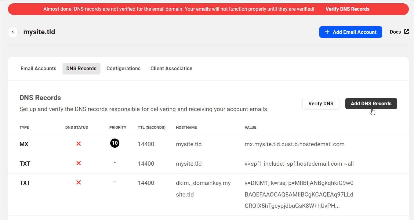 Tela Registros DNS - botão Adicionar registros DNS selecionado.