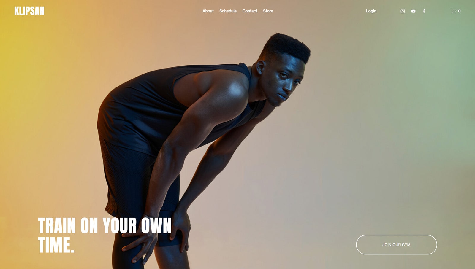 강력한 체육관 웹사이트 디자인을 제공하는 Squarespace 템플릿인 Klipsan의 보기입니다.