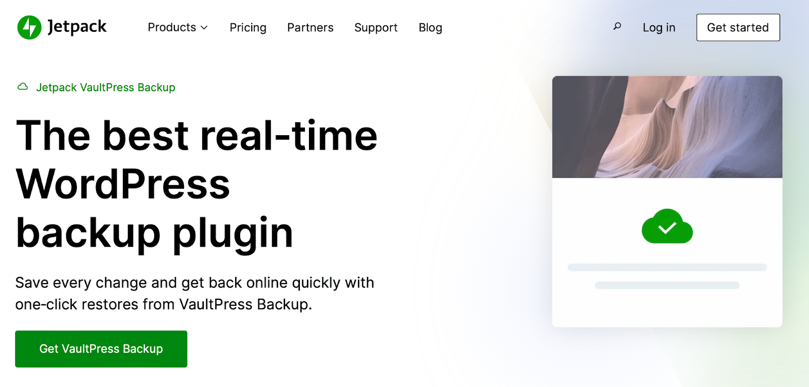 JetPack VaultPressバックアップホームページヒーローセクション、タイトル、段落、「VaultPressバックアップを取得」ボタンを備えたボタンを備えています。