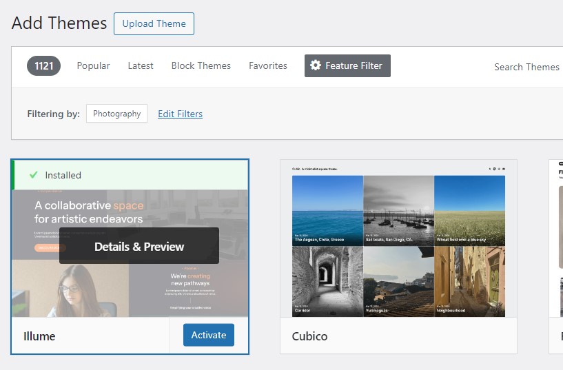 Illume 테마가 선택된 사진 테마를 표시하는 WordPress 웹사이트 대시보드의 WordPress.org 테마 저장소 피드입니다.