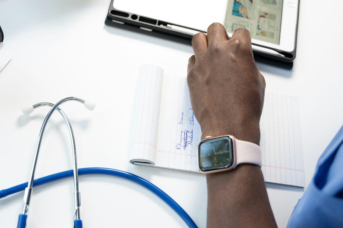 Dokter bekerja