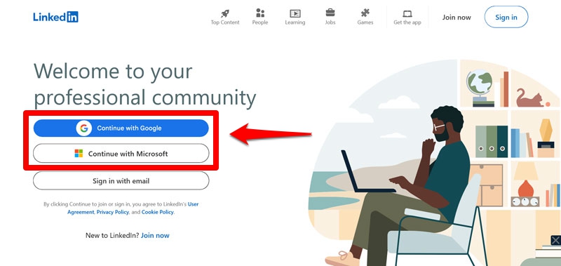 شاشة تسجيل الدخول LinkedIn مع خيارات تسجيل الدخول إلى Google و Microsoft