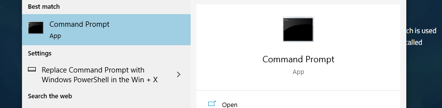 Apertura del prompt dei comandi su un computer Windows.