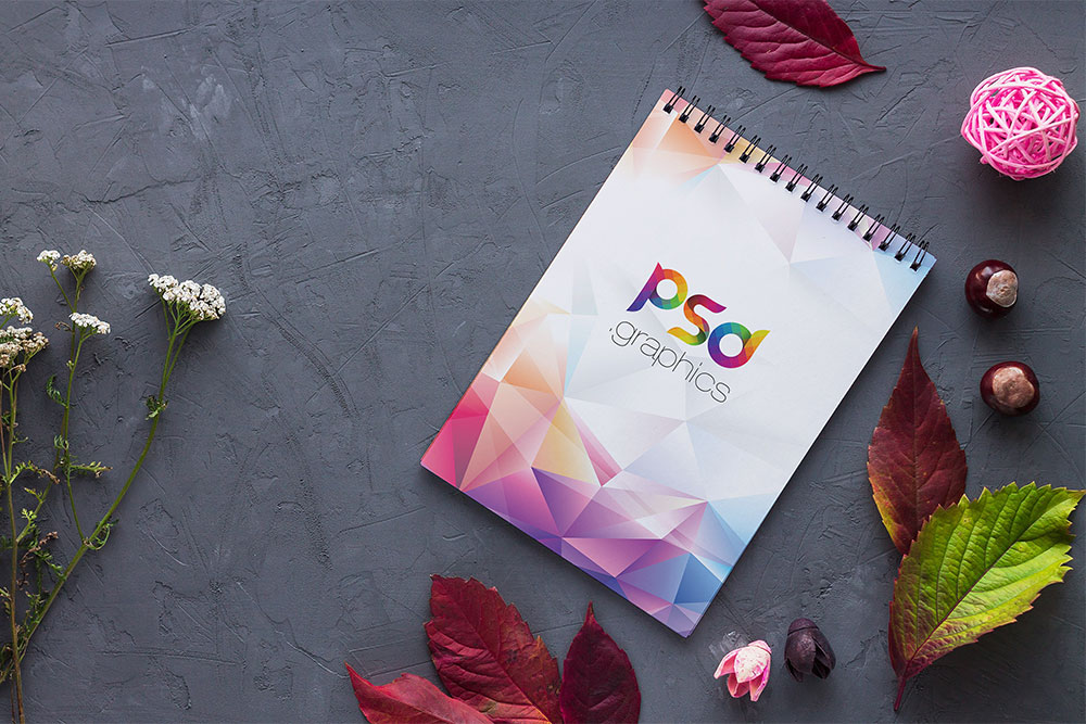 mockup di blocco note a spirale gratuito