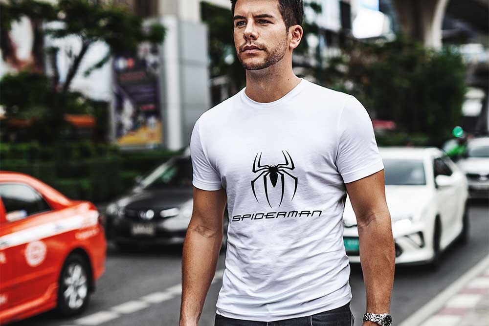 白いTシャツのモックアップ