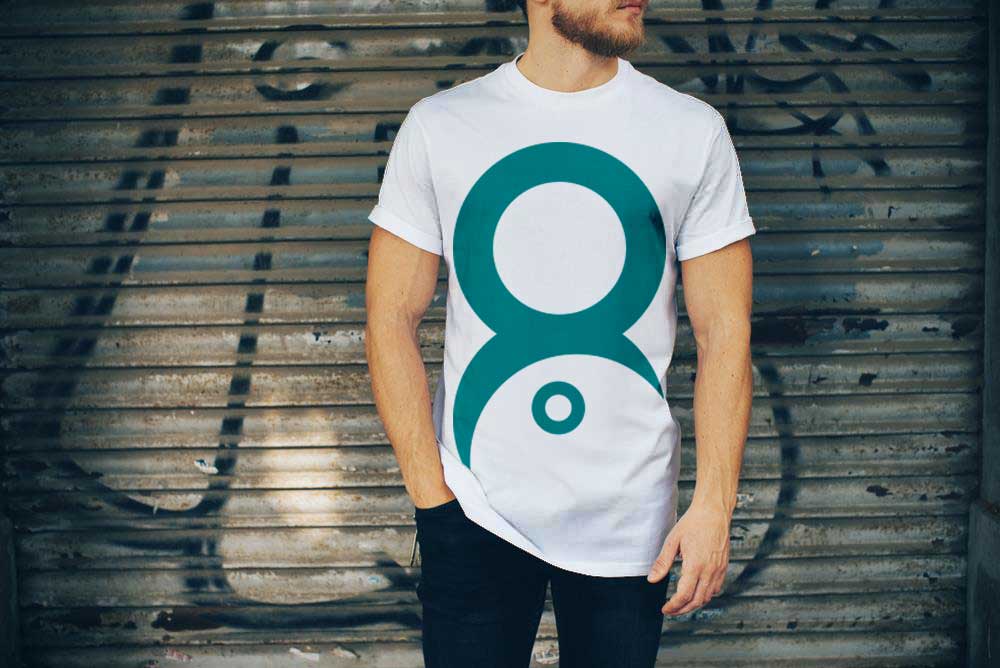 白いTシャツのモックアップ