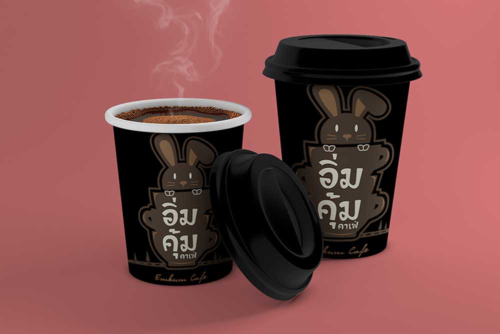 コーヒーカップのモックアップ