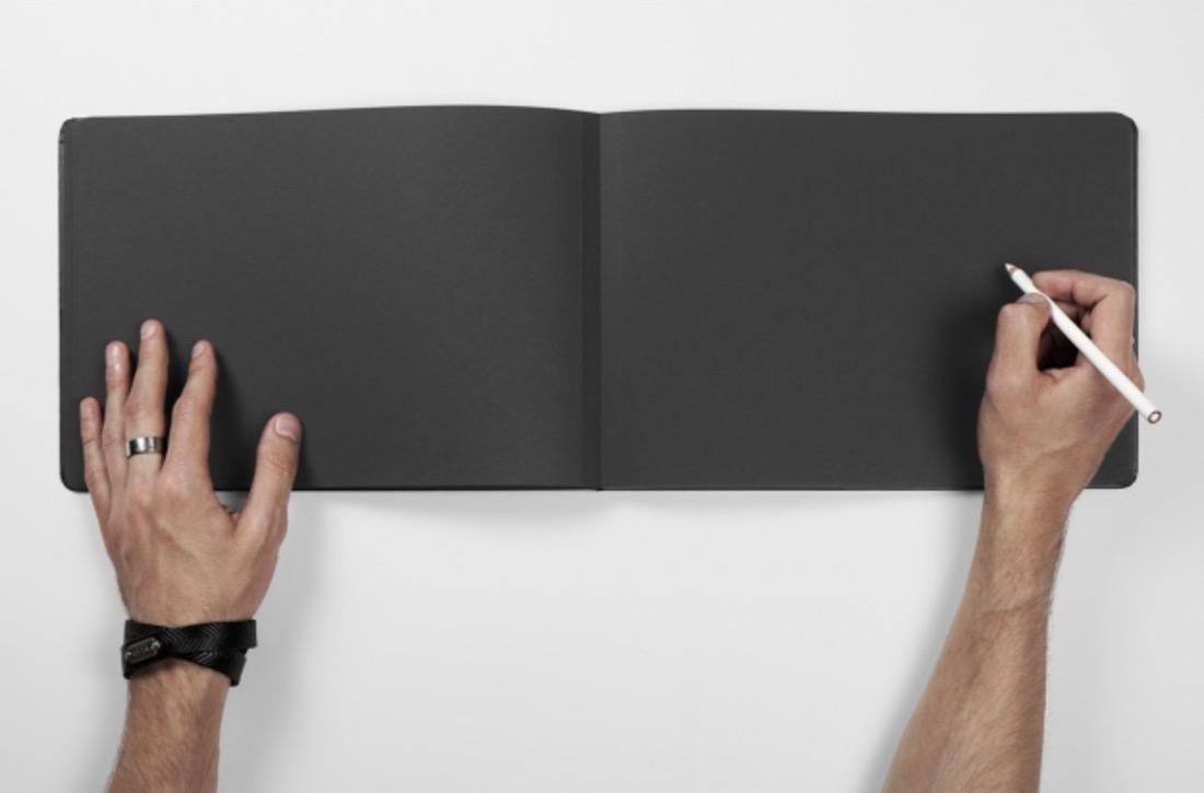 maquete de livro de página preta grátis psd