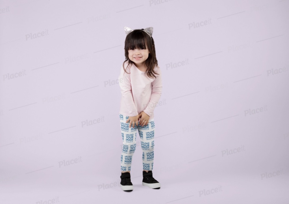 modello di leggings di una bambina