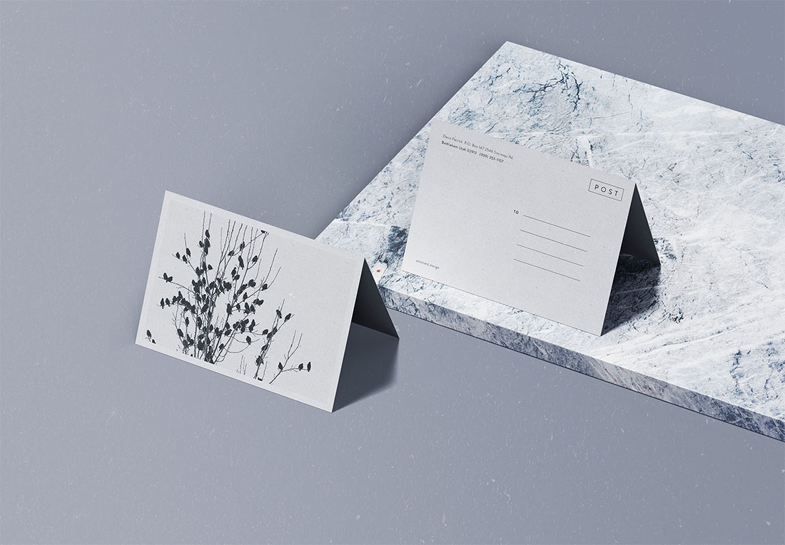 Maquette PSD de carte postale pliée gratuite