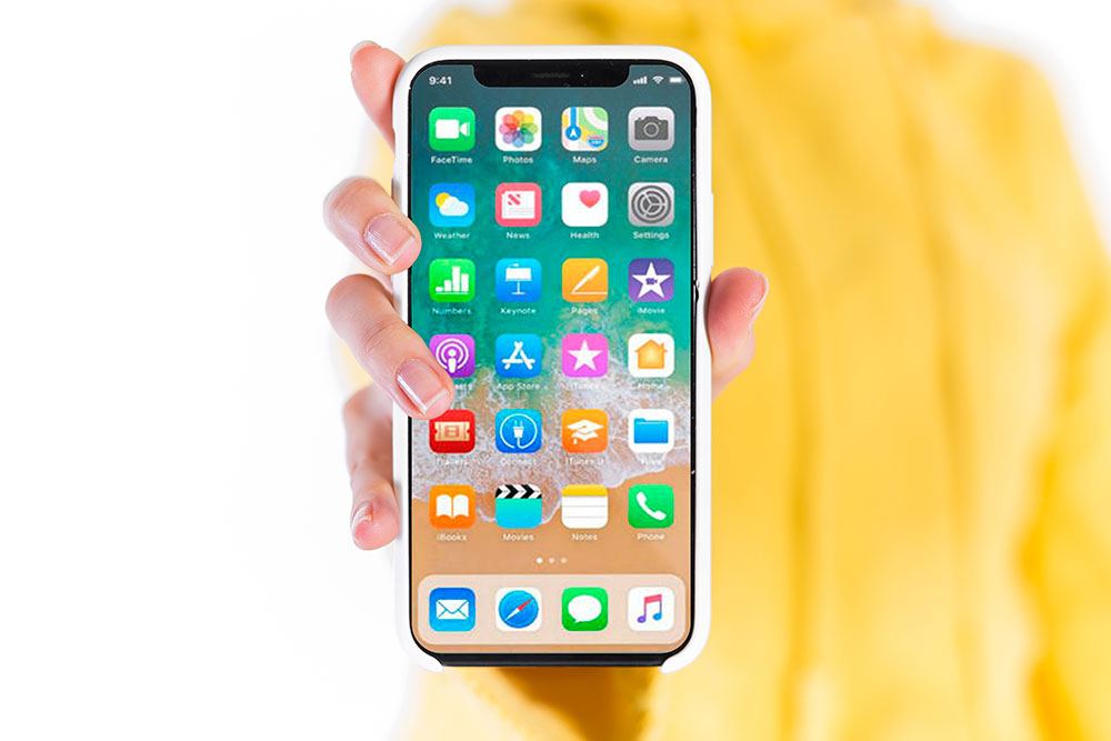 mano che tiene iphone x mockup